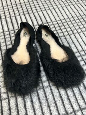 Women’s UGG Black Jeanie Slip-On Ballet Flats with Lining (5)